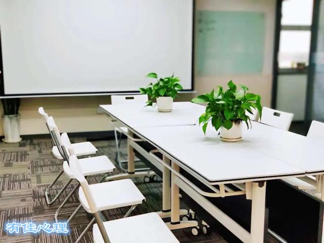 朱佩英,公司經(jīng)營范圍包括:心理咨詢,教育信息咨詢,企業(yè)管理